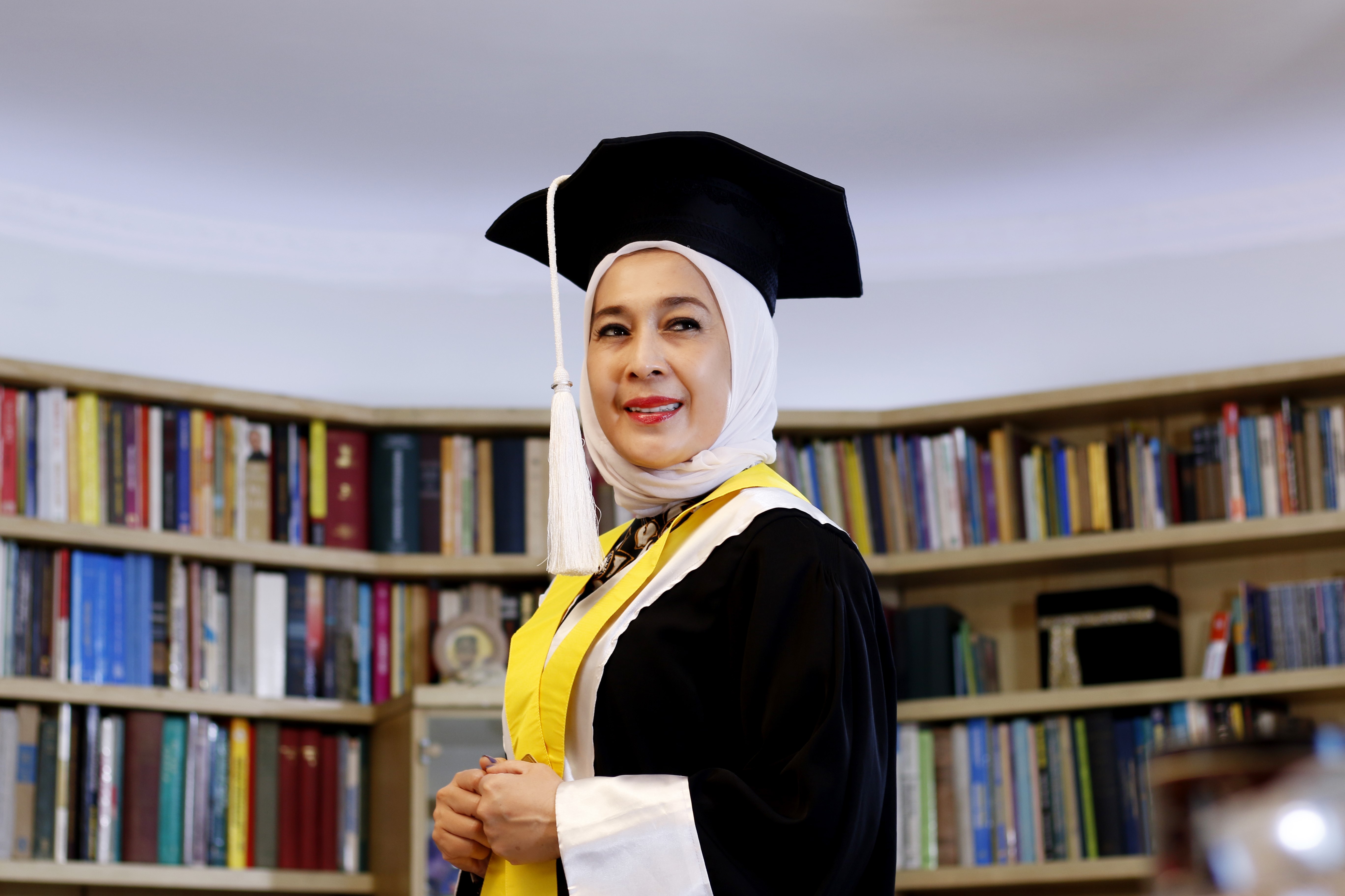 Foto Prof. Dr. Diana Kartika | Rektor